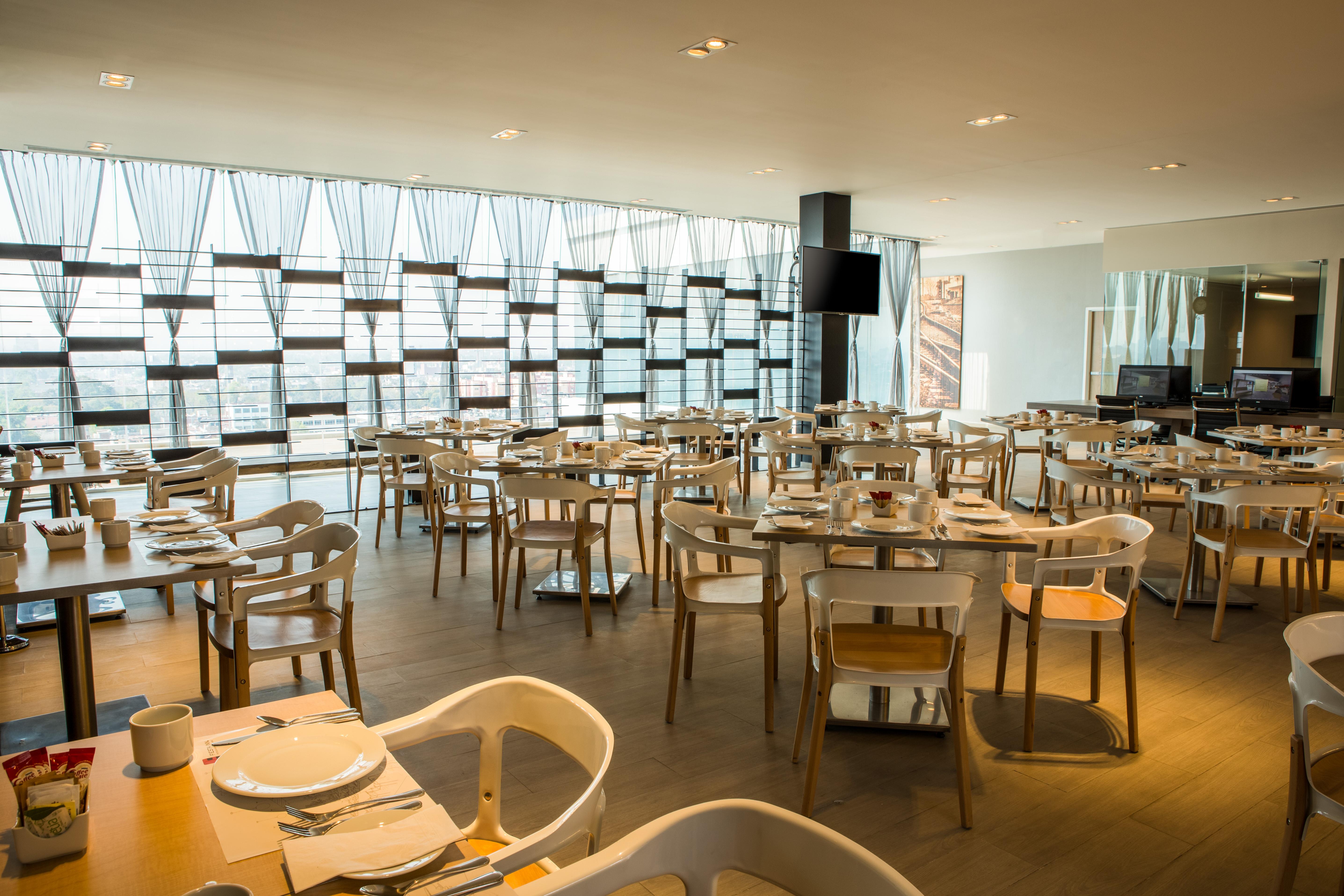 Hotel Fiesta Express Ciudad De Forum Buenavista 4*